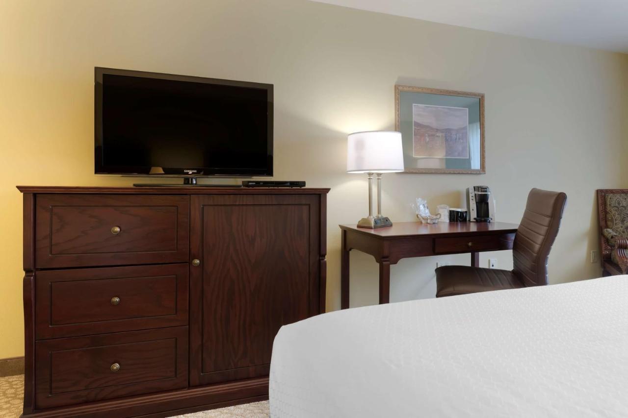 Best Western Plus Grand-Sault Hotel & Suites Exterior photo