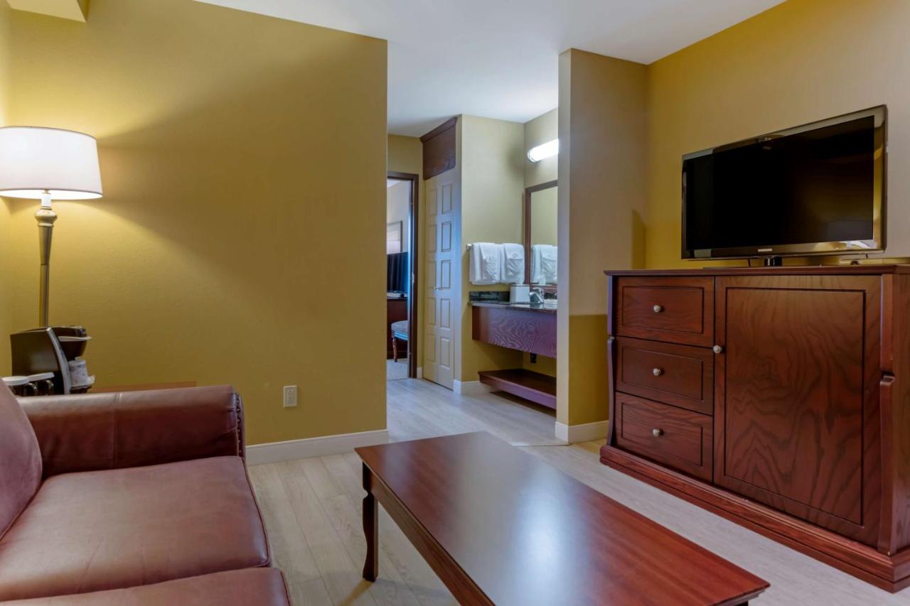 Best Western Plus Grand-Sault Hotel & Suites Exterior photo