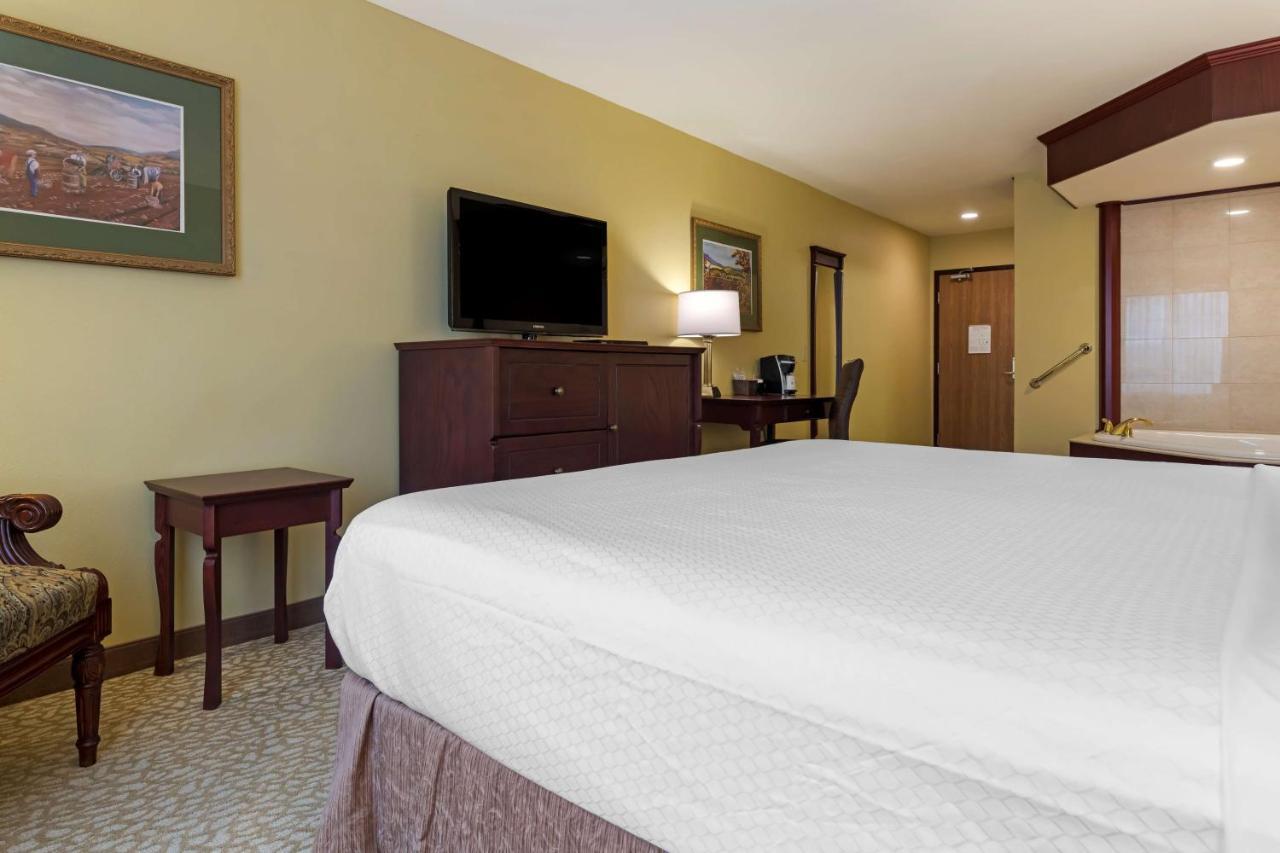 Best Western Plus Grand-Sault Hotel & Suites Exterior photo
