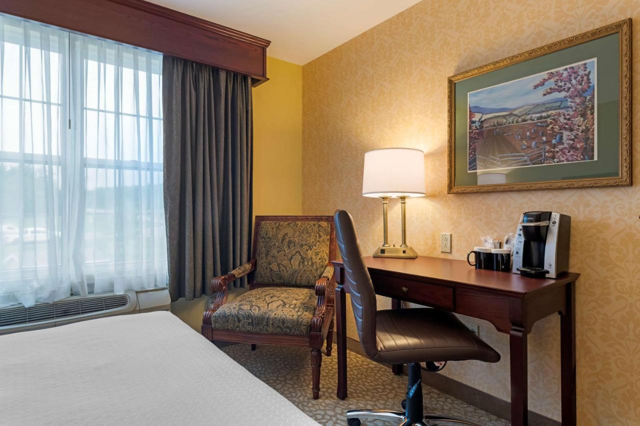 Best Western Plus Grand-Sault Hotel & Suites Exterior photo
