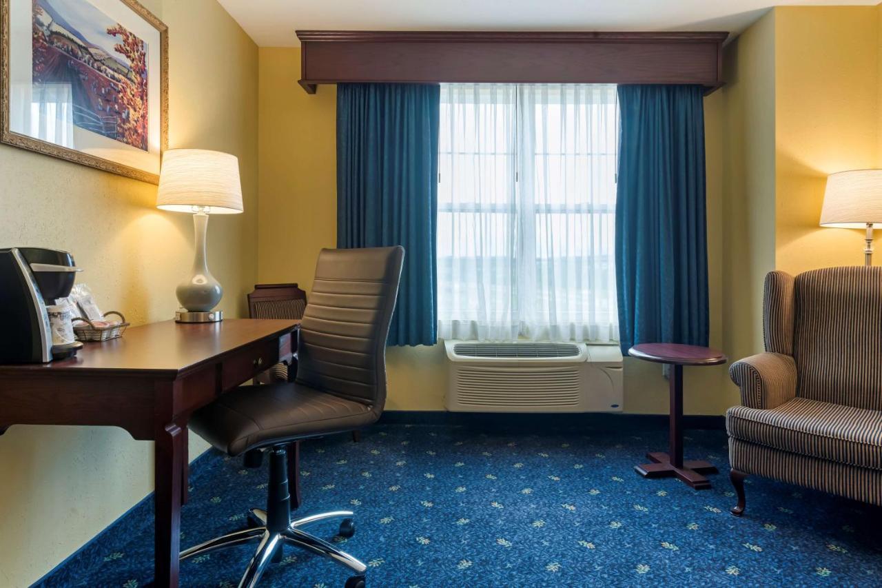 Best Western Plus Grand-Sault Hotel & Suites Exterior photo