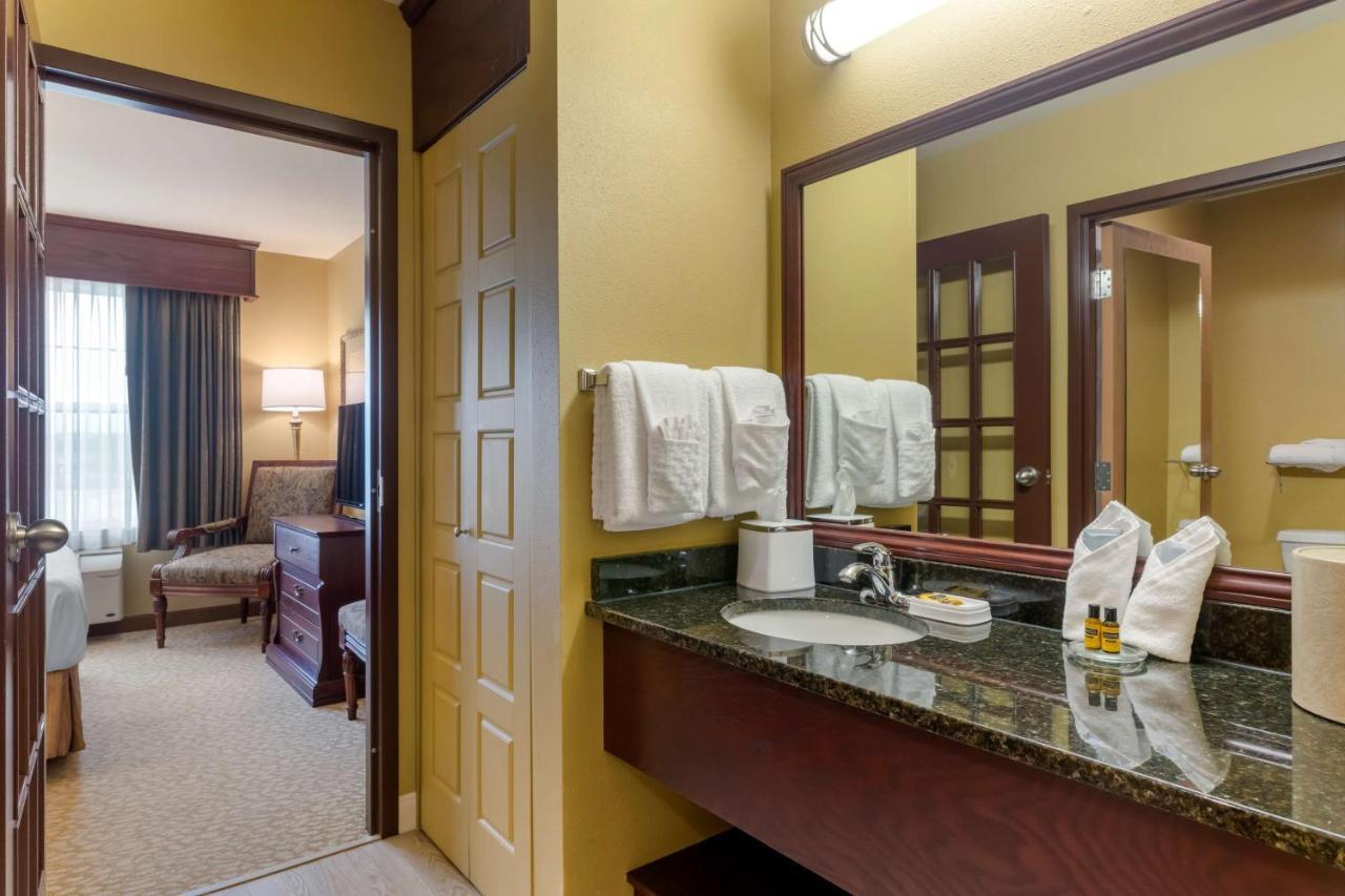 Best Western Plus Grand-Sault Hotel & Suites Exterior photo