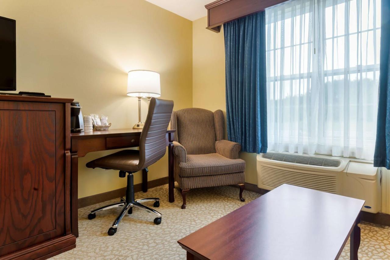 Best Western Plus Grand-Sault Hotel & Suites Exterior photo