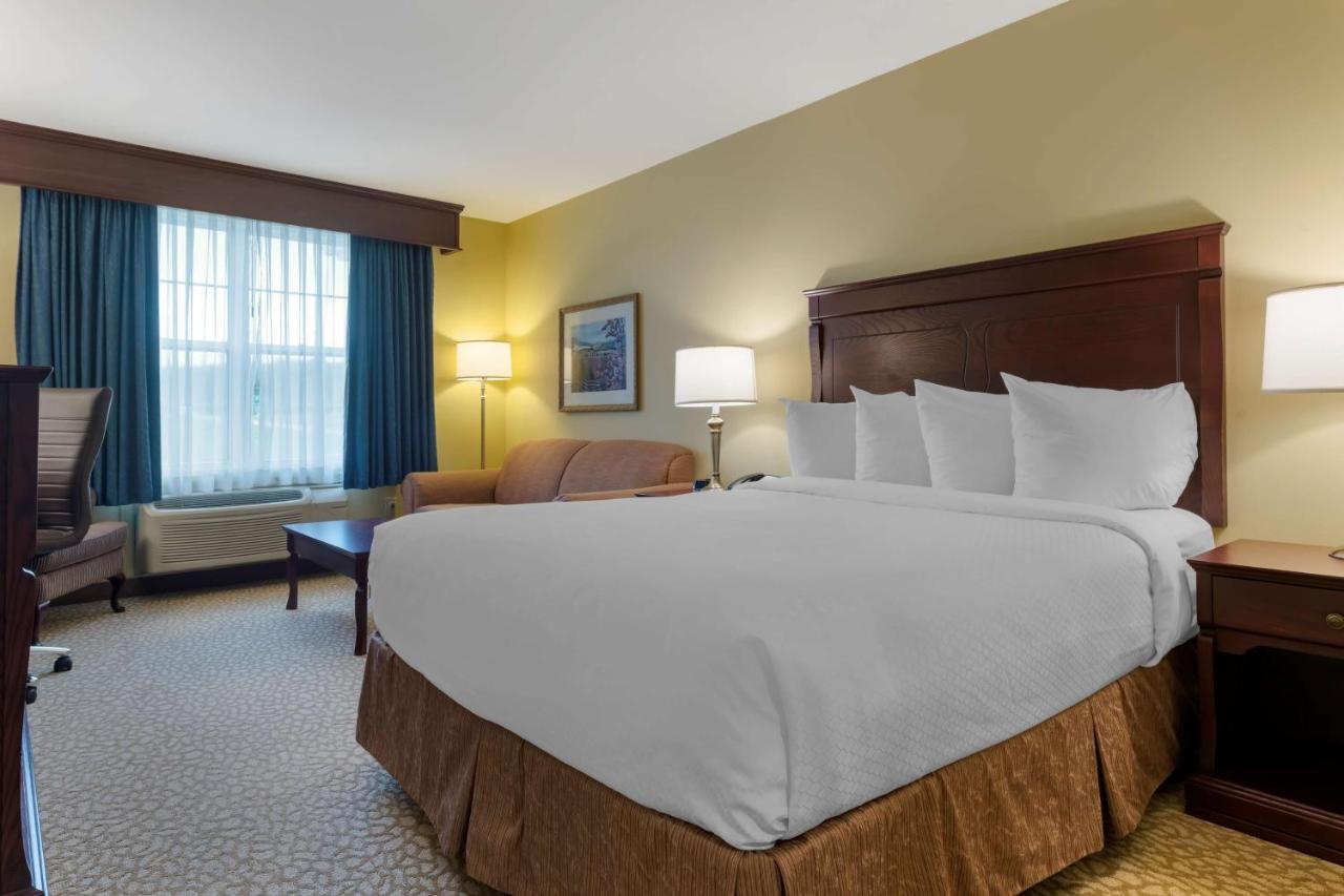 Best Western Plus Grand-Sault Hotel & Suites Exterior photo