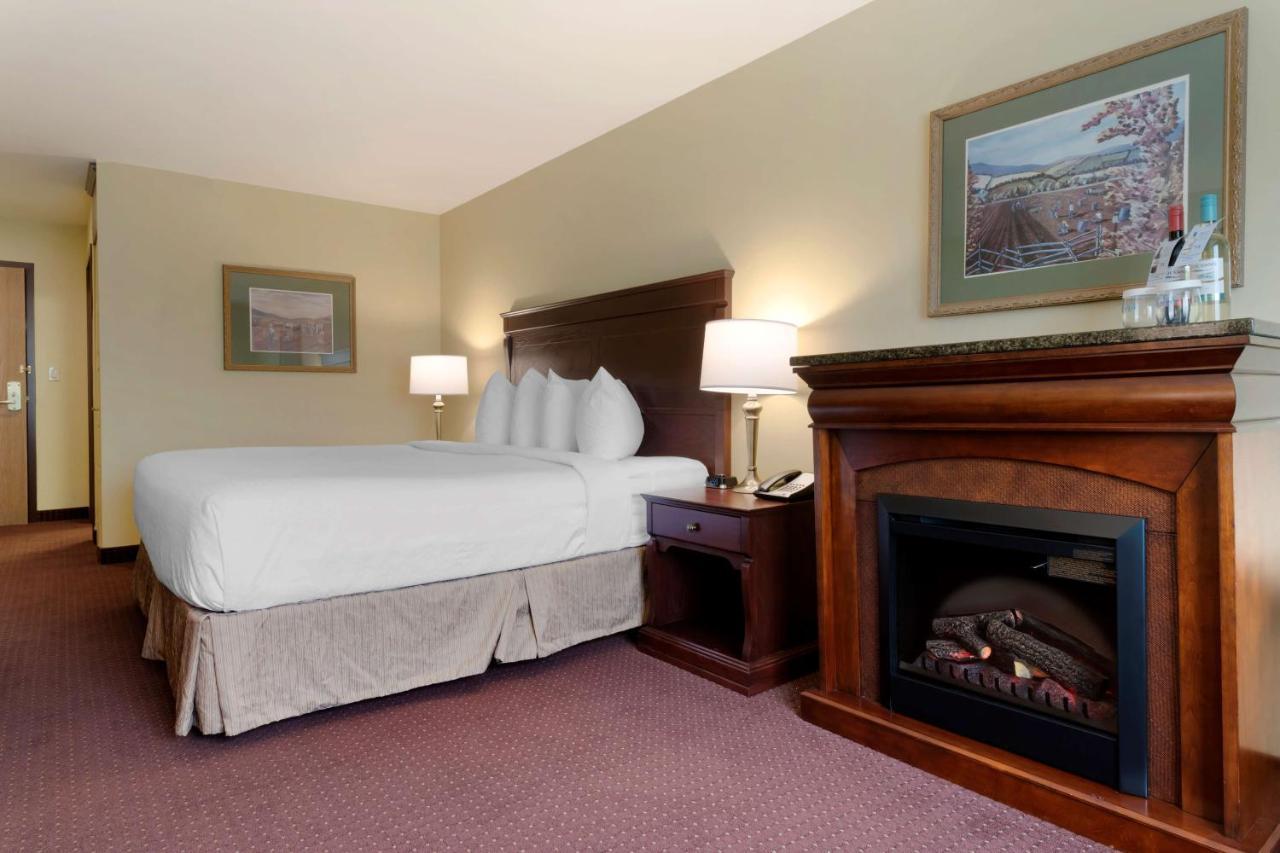 Best Western Plus Grand-Sault Hotel & Suites Exterior photo