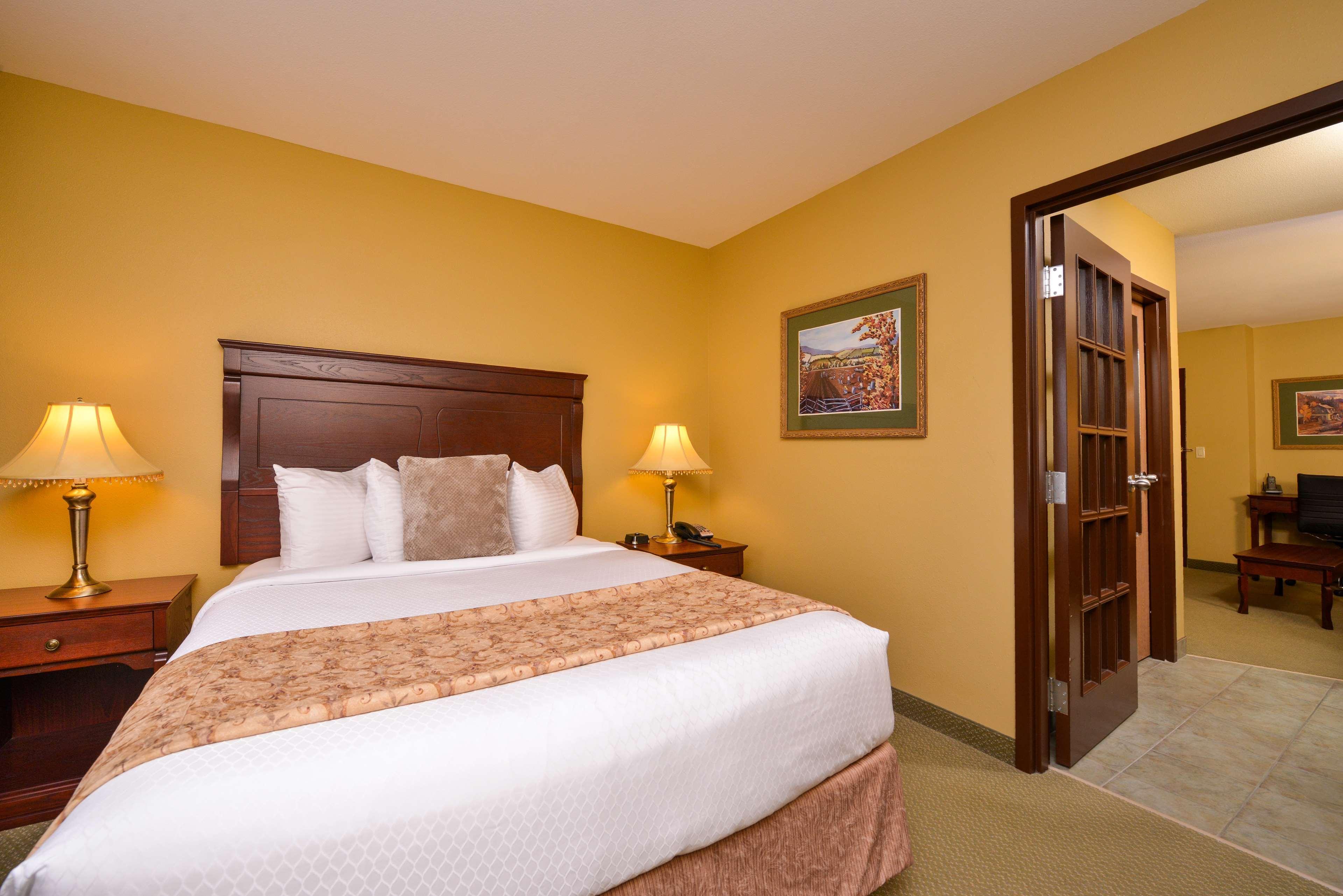 Best Western Plus Grand-Sault Hotel & Suites Exterior photo