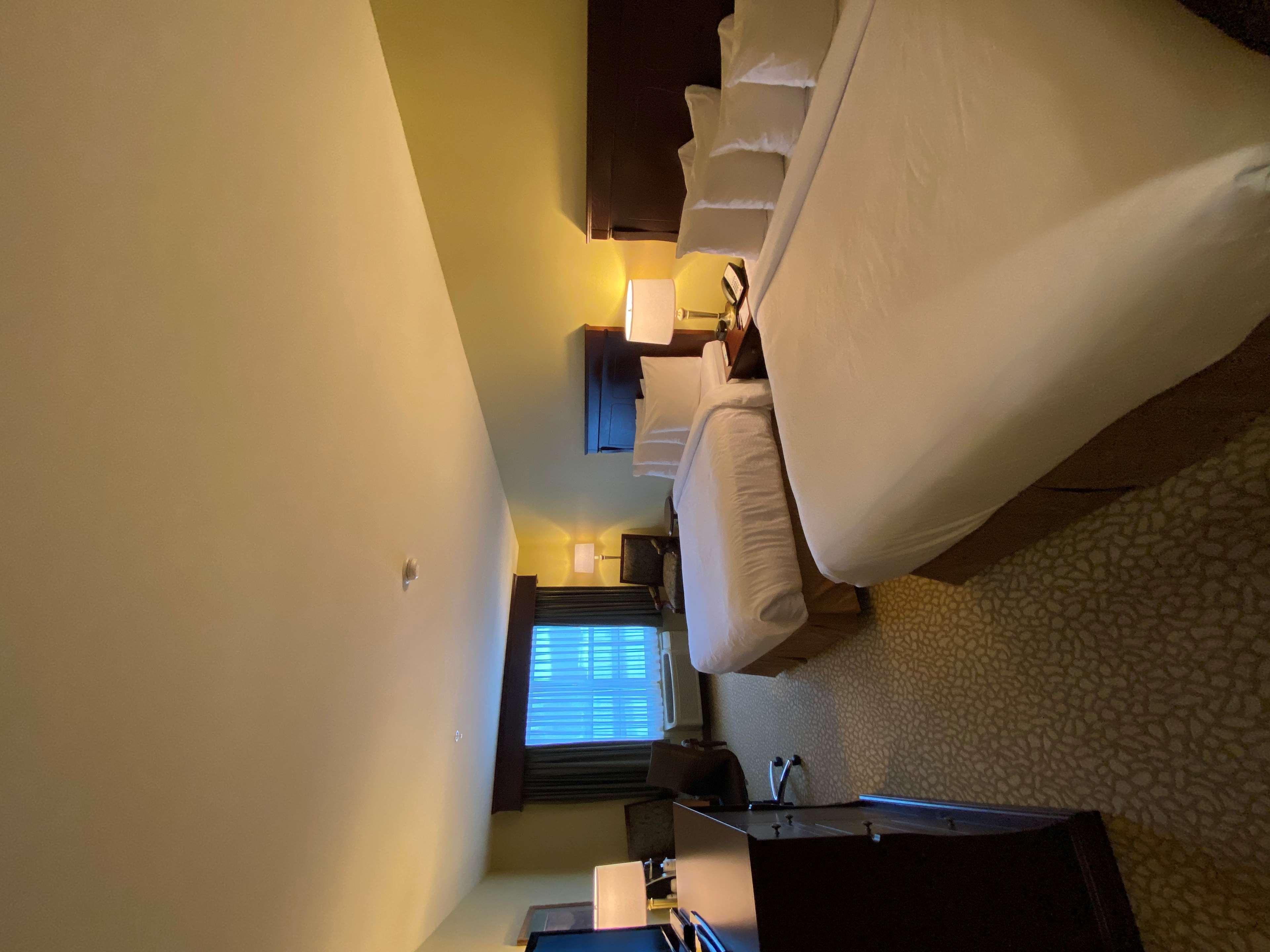 Best Western Plus Grand-Sault Hotel & Suites Exterior photo