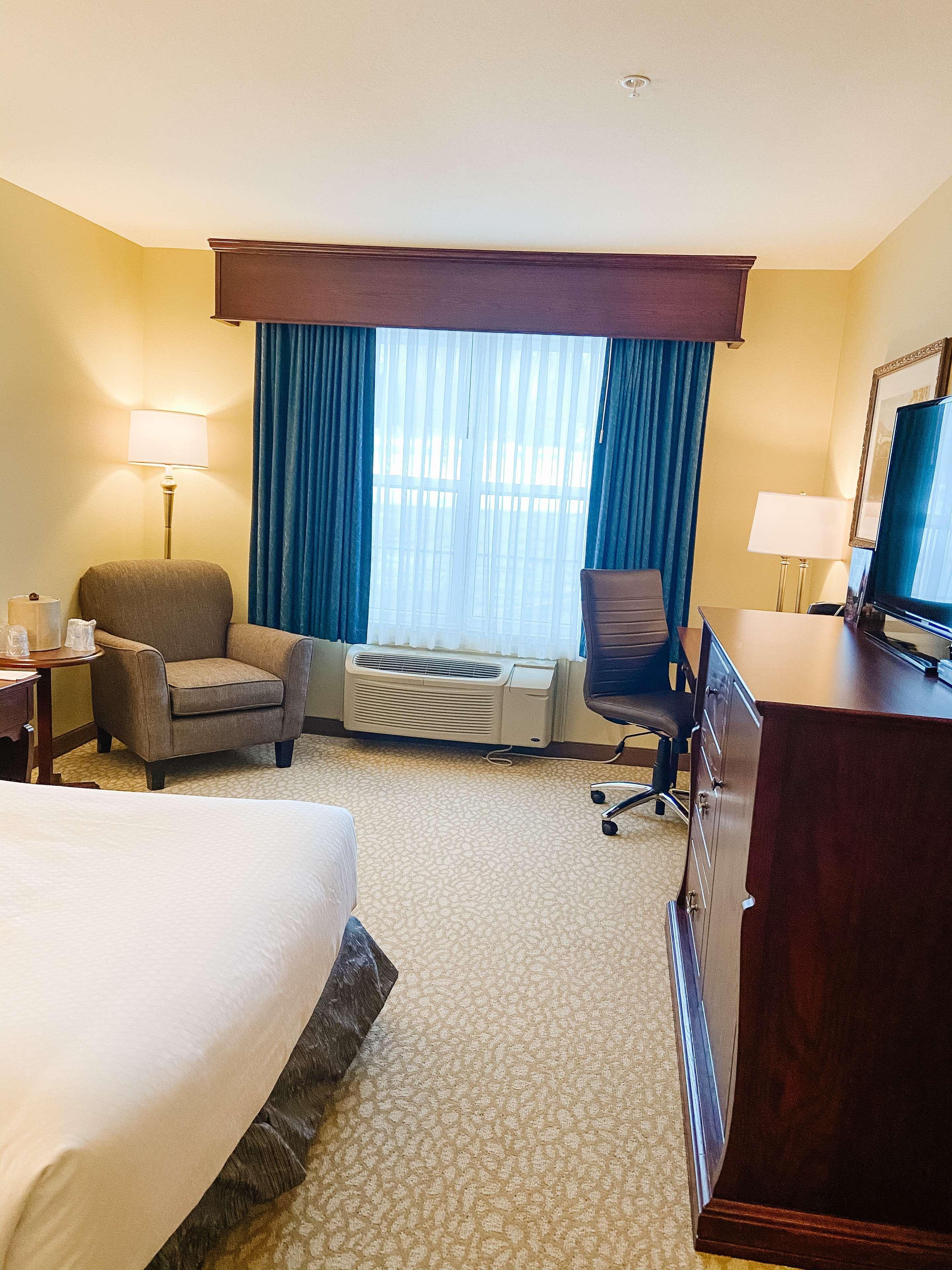 Best Western Plus Grand-Sault Hotel & Suites Exterior photo