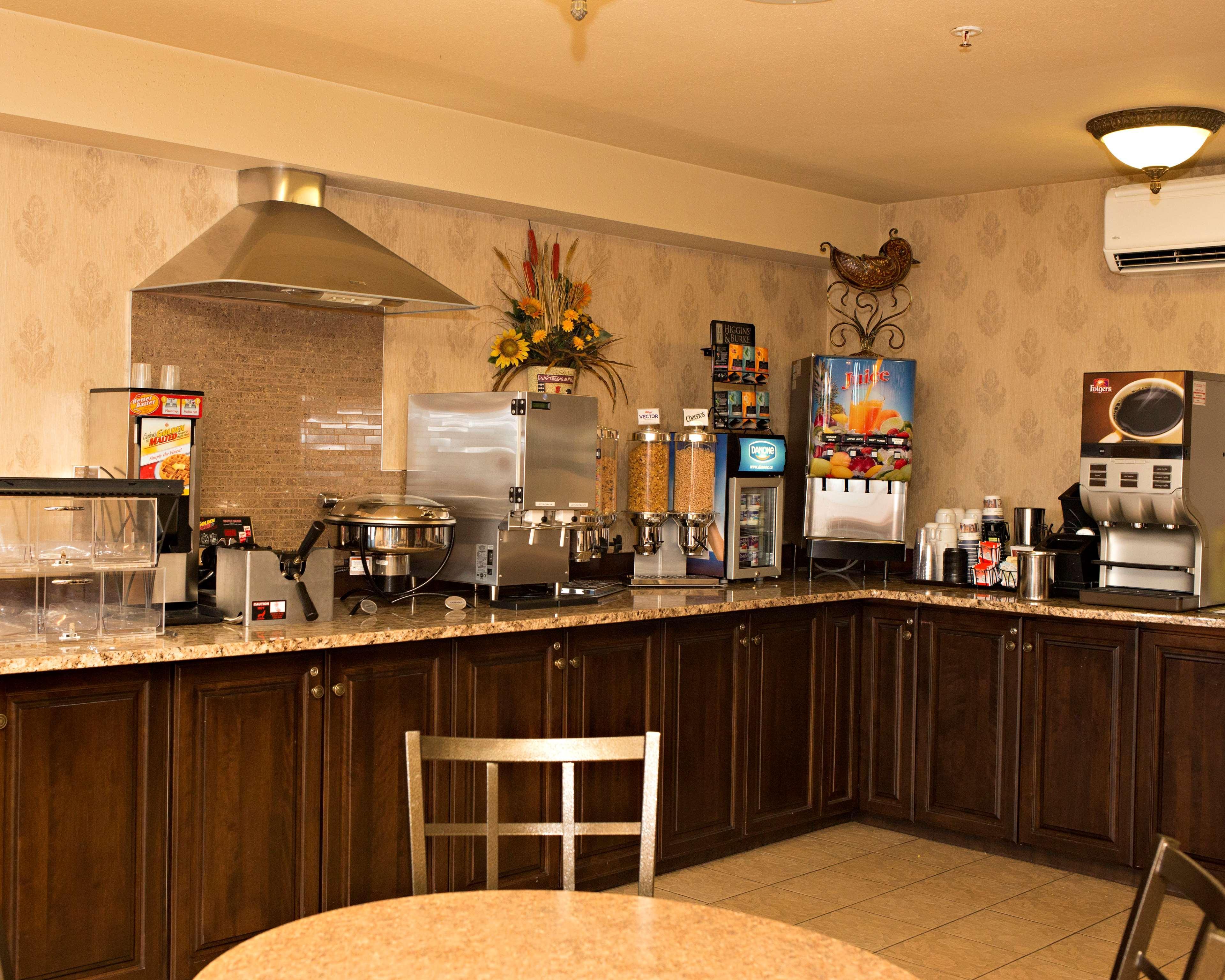 Best Western Plus Grand-Sault Hotel & Suites Exterior photo