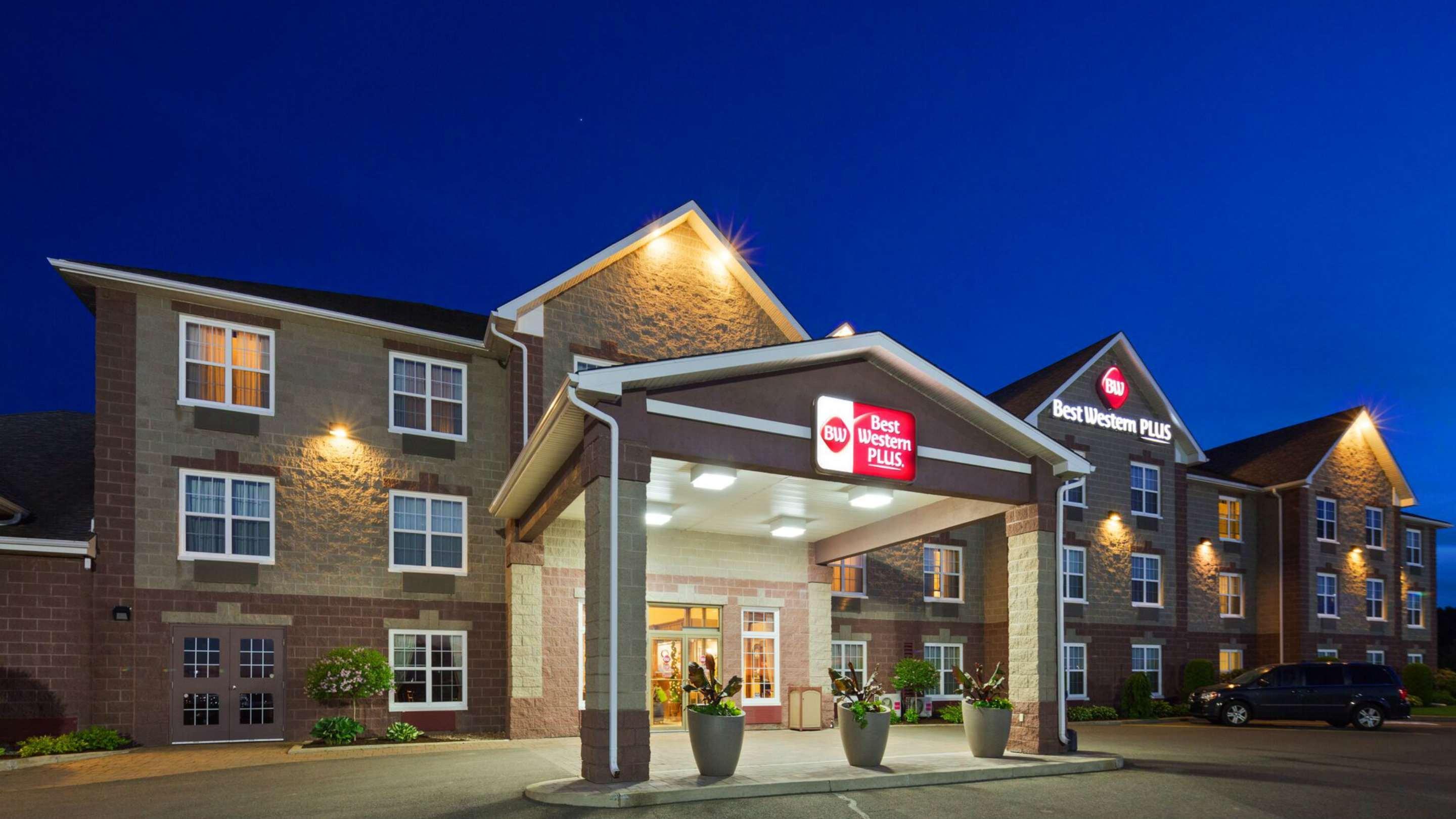 Best Western Plus Grand-Sault Hotel & Suites Exterior photo