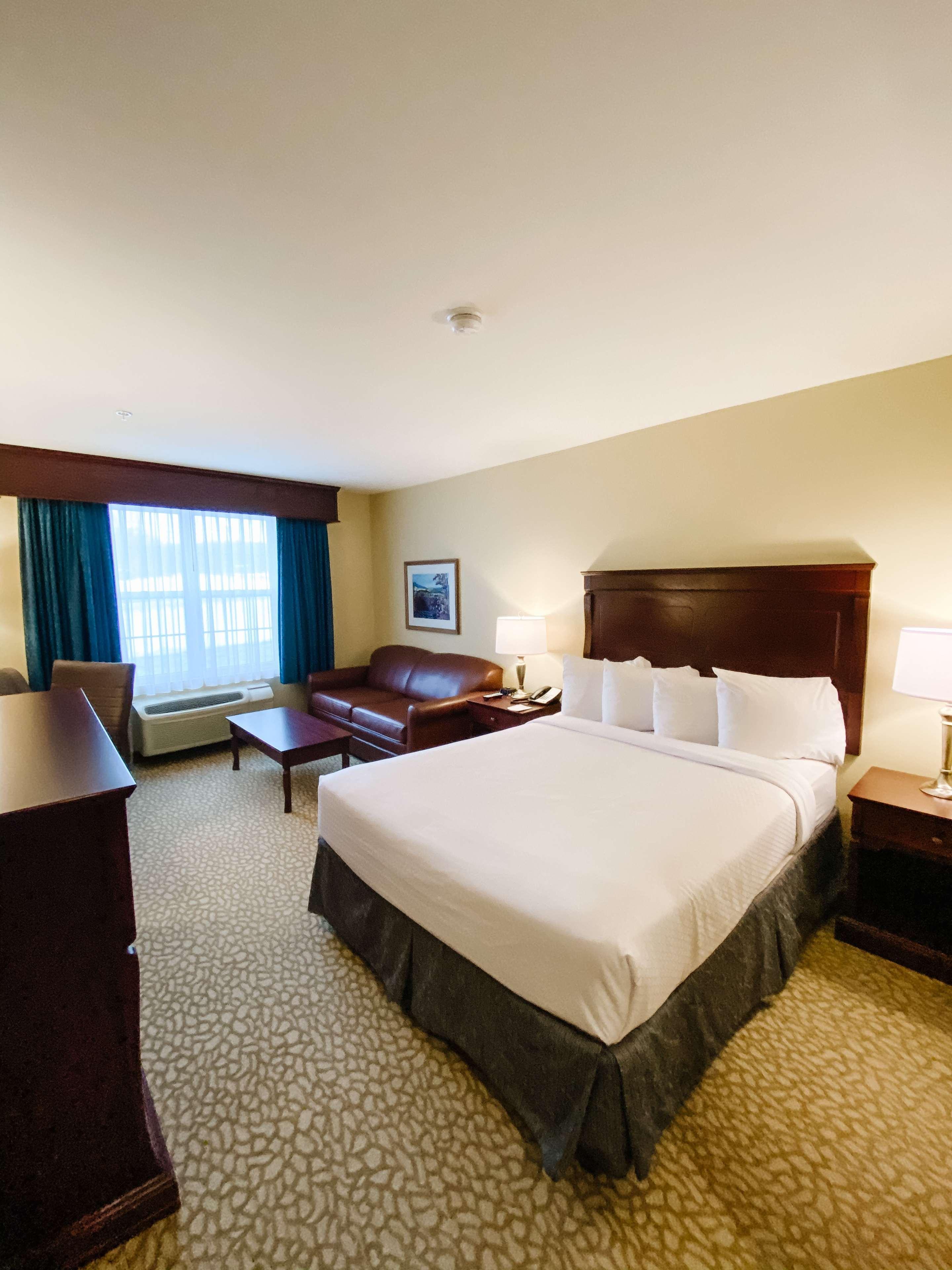 Best Western Plus Grand-Sault Hotel & Suites Exterior photo