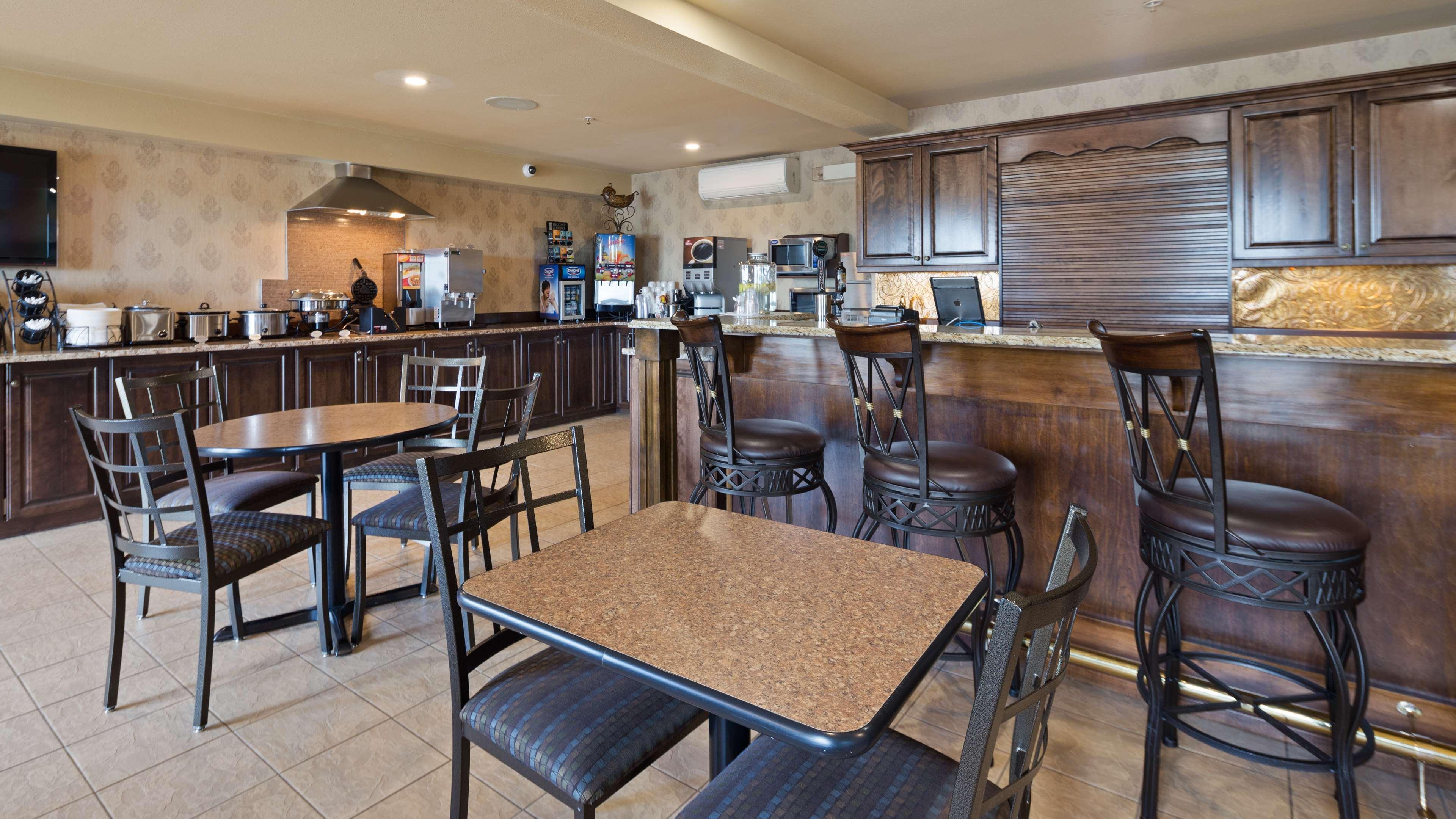 Best Western Plus Grand-Sault Hotel & Suites Exterior photo
